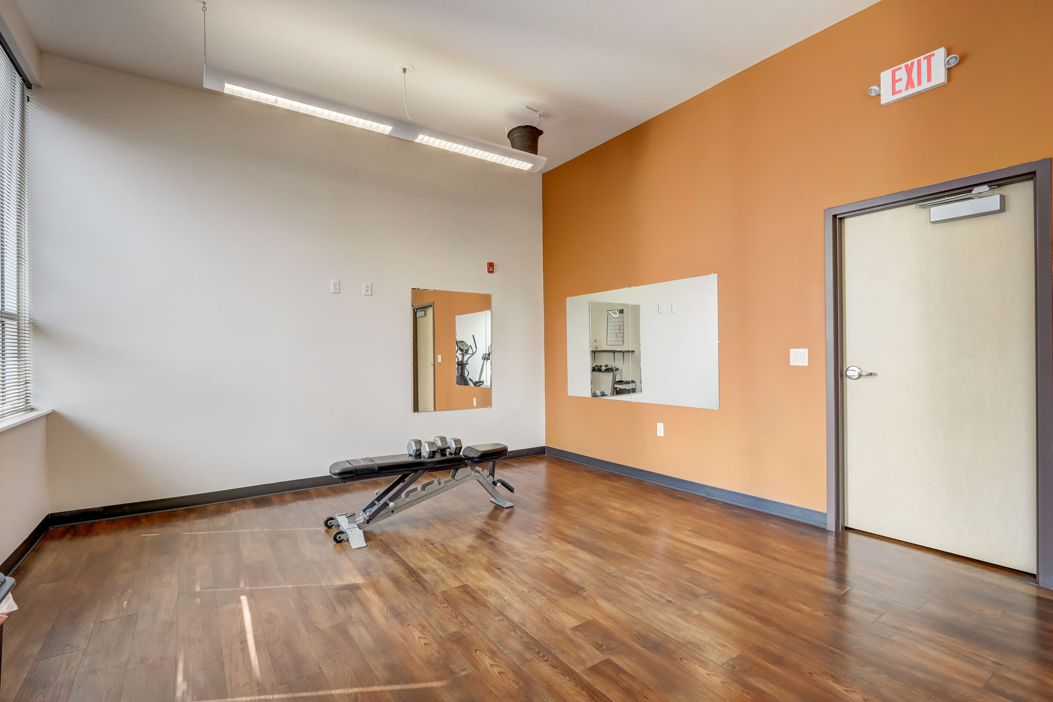 14828-web-or-mls-E Brown St 302-028.jpg